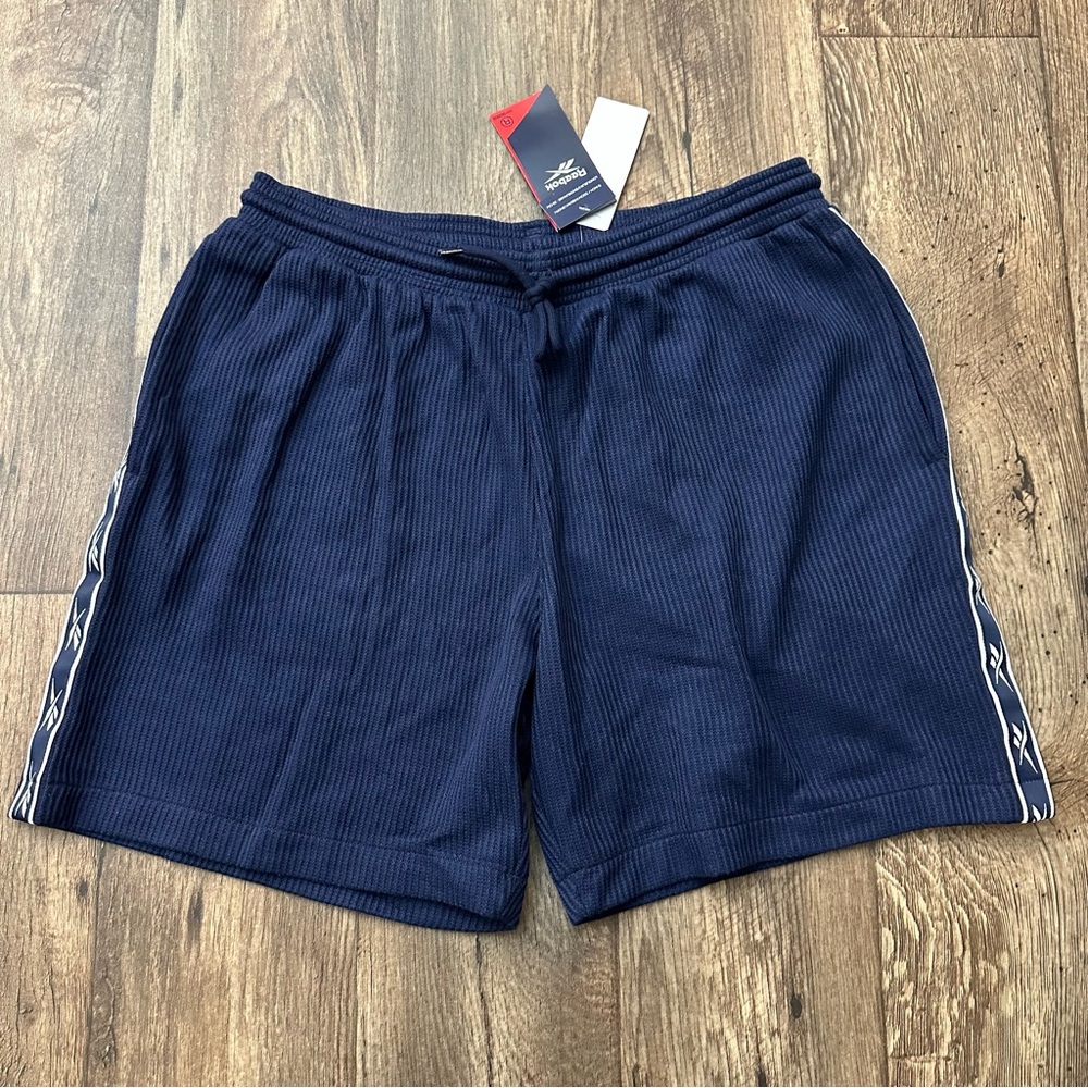 Reebok Training Shorts Men’s Size L Blue